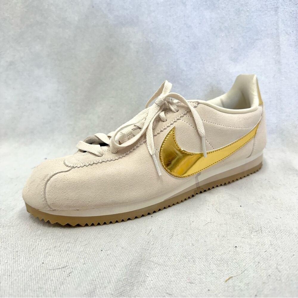 Nike Classic Cortez SE in 'Metallic Gold' Beige Nubuck Suede Women's size 10.5